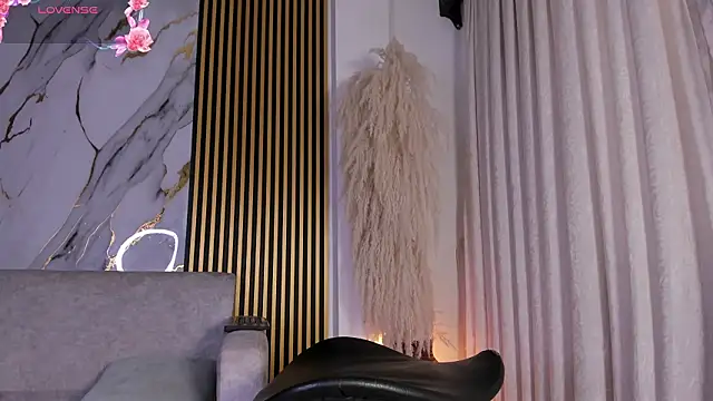 JulienSaint online show from March 4, 12:23 pm