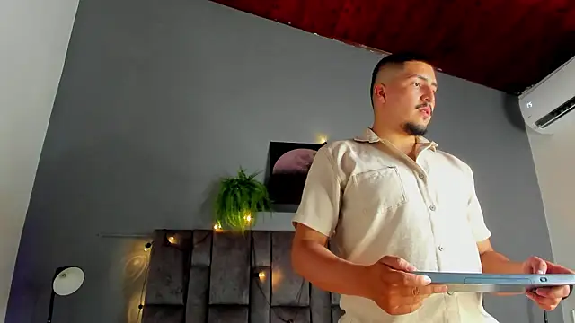 MrFox   online show from March 3, 7:32 pm