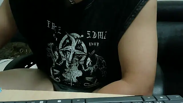 bigbb101011 online show from November 3, 2:52 pm