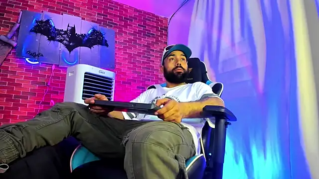 Paul Bear online show from November 30, 9:28 pm