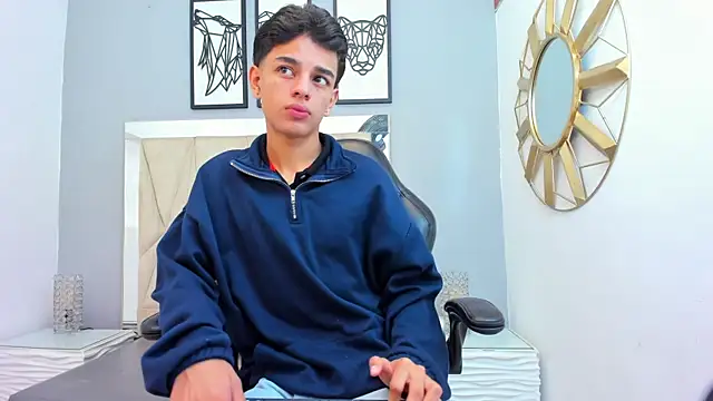 Snapshot of owen__johnson chatting on October 6, 11:48 am owen  johnson online show from October 6, 11:48 am