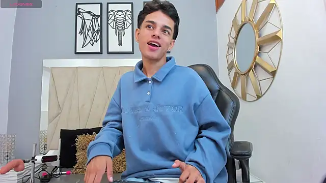 Snapshot of owen__johnson chatting on October 7, 12:31 pm owen  johnson online show from October 7, 12:31 pm