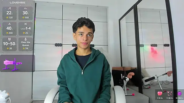 Snapshot of owen__johnson chatting on October 12, 12:54 pm owen  johnson online show from October 12, 12:54 pm
