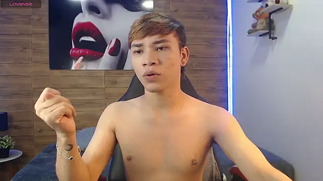 nathanclay online show from April 14, 3:50 am