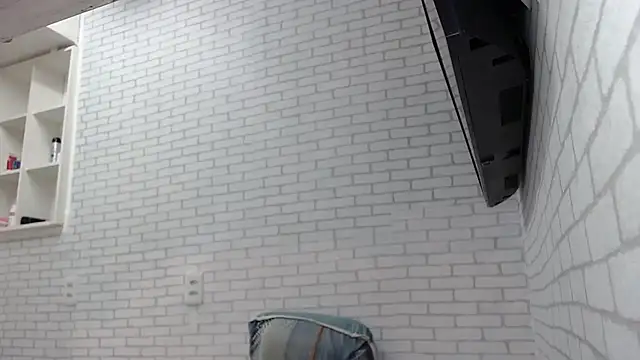 BombeiroHotx online show from March 13, 10:05 pm