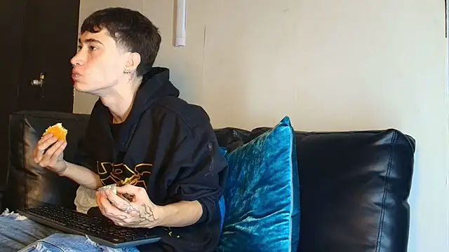  DantFox  online show from November 25, 8:22 pm