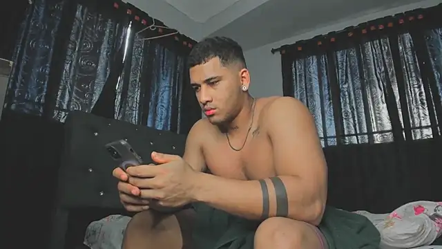 evan hardy online show from September 26, 9:12 pm