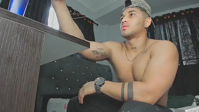 evan hardy online show from September 29, 9:32 pm