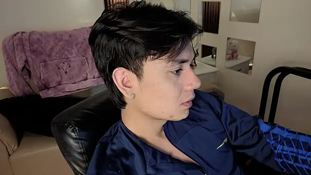 davoxer online show from May 2, 3:42 am