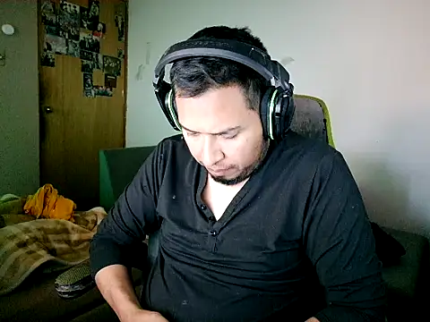 Doggo05 online show from November 30, 8:22 pm