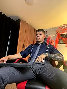 Snapshot of ALPHA_DOMINUS_ chatting on October 23, 4:27 am ALPHA DOMINUS  online show from October 23, 4:27 am