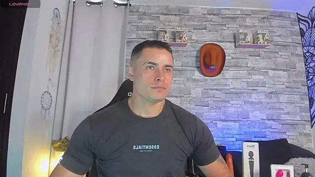 connorsmiith online show from November 13, 8:35 pm