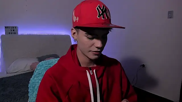 Dulcey  online show from April 16, 9:09 am