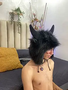 danny rios20 online show from February 25, 8:43 pm