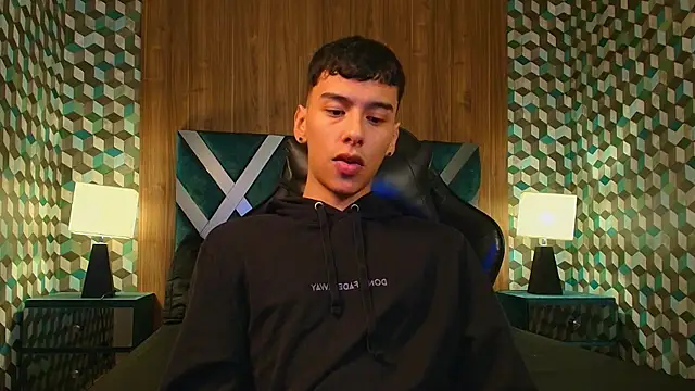 Aiden Royce online show from October 24, 5:42 am