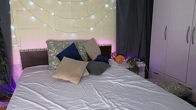 okerriella online show from March 25, 8:18 am