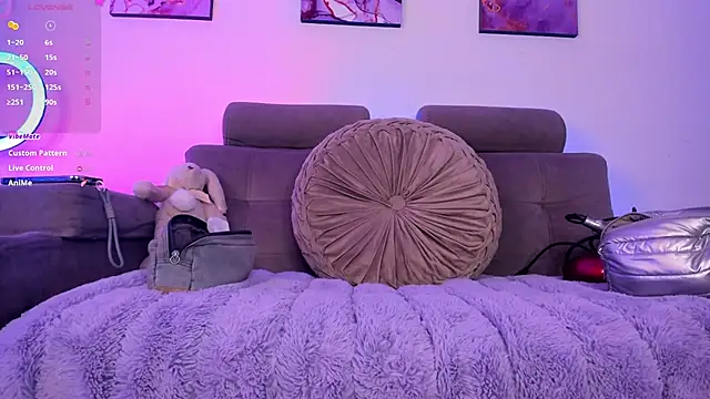 SebastianHilton online show from March 8, 1:37 pm