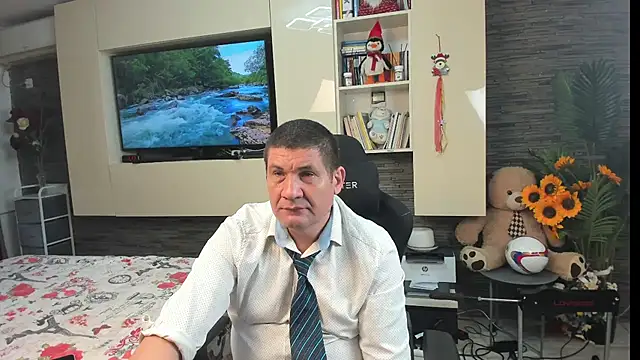 SpartacusDaddy48 online show from July 15, 4:19 am