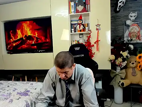 SpartacusDaddy48 online show from March 7, 9:45 pm