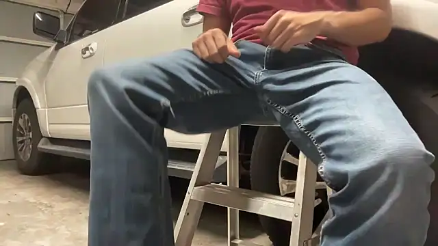 HorneyCowboy154 online show from September 25, 10:30 pm