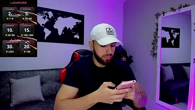 Maximo Wolff online show from December 5, 8:16 pm