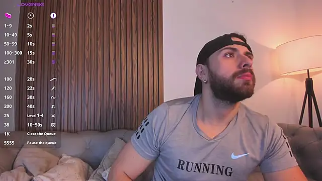 Maximo Wolff online show from April 11, 8:01 pm