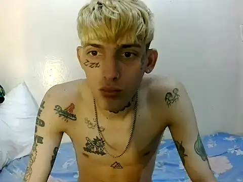 Snapshot of KinkyLatinCock chatting on September 23, 2:05 pm KinkyLatinCock online show from September 23, 2:05 pm