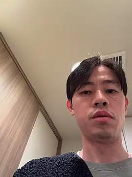 iiiviviii online show from December 5, 4:36 pm