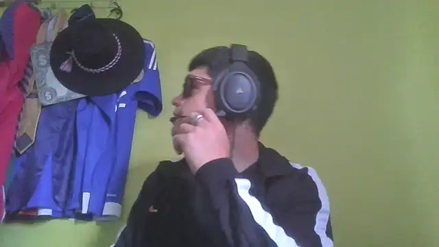 Snapshot of juanfritaa21 chatting on October 5, 6:56 pm juanfritaa21 online show from October 5, 6:56 pm