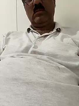 moonflower25 online show from October 15, 5:26 am