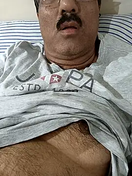 moonflower25 online show from November 3, 8:32 pm