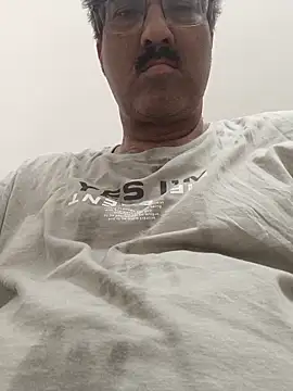 moonflower25 online show from April 17, 3:53 am