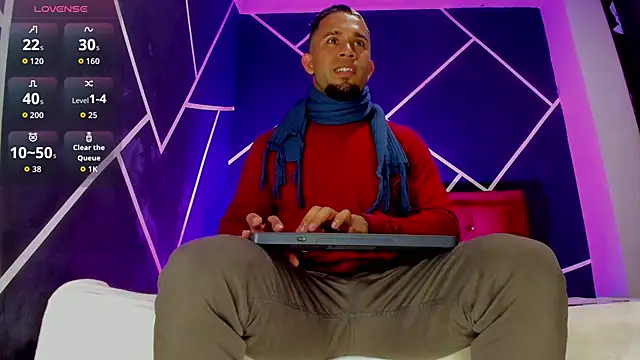 Massimo Cruz online show from November 25, 8:33 pm