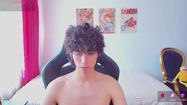 Nude Boy18 online show from July 1, 8:31 pm