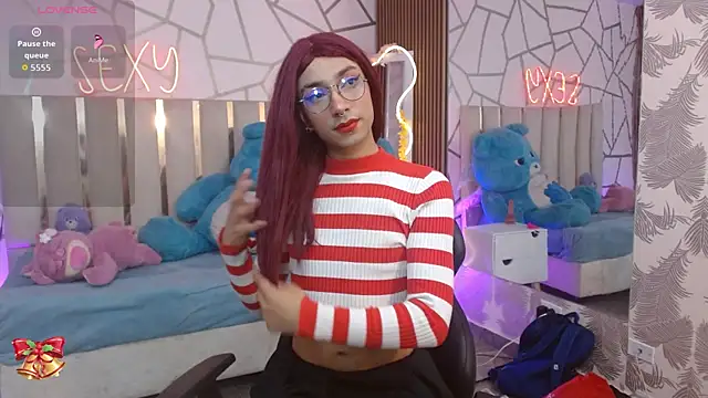 CYRUS TAY online show from November 22, 1:22 pm