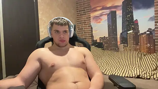 MusclePhantom online show from December 21, 9:45 pm