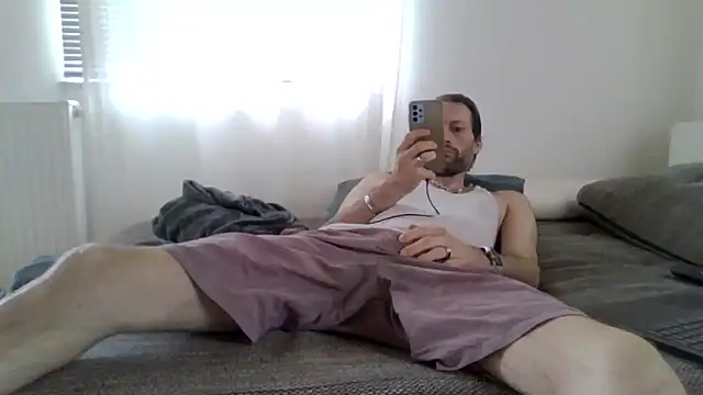 Snapshot of XLBarehengst chatting on October 26, 1:13 pm XLBarehengst online show from October 26, 1:13 pm