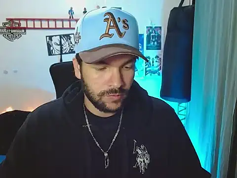 Snapshot of cortelioni_massimo_ chatting on October 18, 6:29 am cortelioni massimo  online show from October 18, 6:29 am