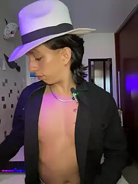 DannyPhantom555 online show from March 30, 9:16 pm