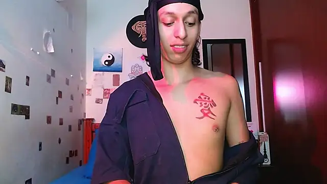 DannyPhantom555 online show from November 16, 9:50 pm