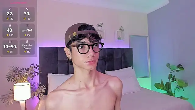 Phillicious   online show from December 18, 9:55 pm