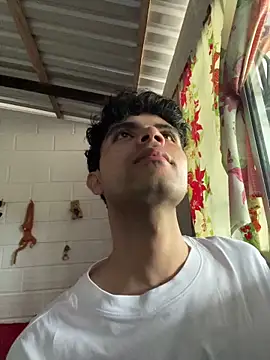 Axel-Mejia online show from February 5, 6:48 pm