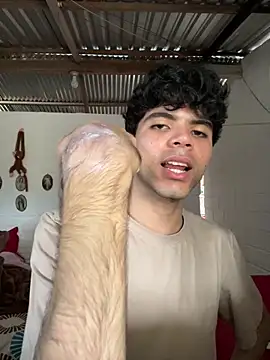 Axel-Mejia online show from February 24, 7:03 pm