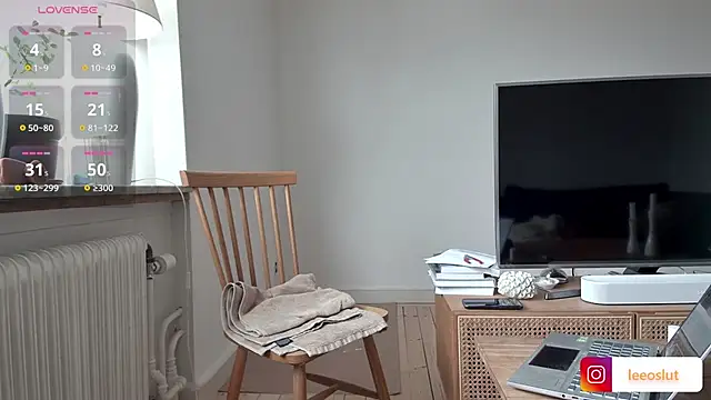 bubblebuttnes online show from February 21, 9:21 am