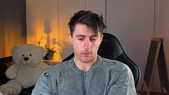 Oscar Miller  online show from November 1, 9:08 pm