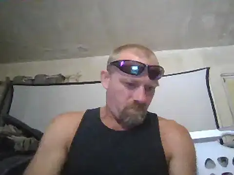 Snapshot of Eat_it_from_the_back chatting on September 21, 6:46 am Eat it from the back online show from September 21, 6:46 am