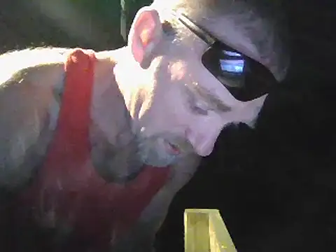 Snapshot of Eat_it_from_the_back chatting on November 8, 3:54 am Eat it from the back online show from November 8, 3:54 am