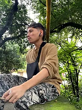 elfernh online show from October 12, 8:25 pm