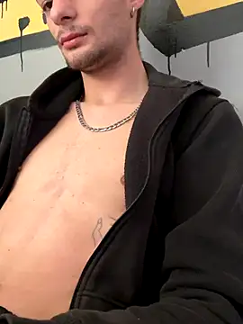 Snapshot of purplecristian chatting on October 7, 1:37 pm purplecristian online show from October 7, 1:37 pm