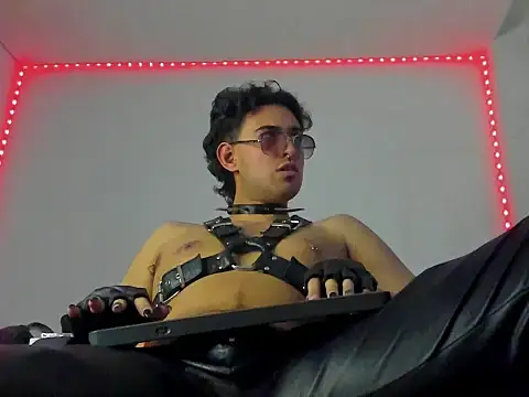 Snapshot of Alexxx_savage chatting on September 10, 3:38 am Alexxx savage online show from September 10, 3:38 am